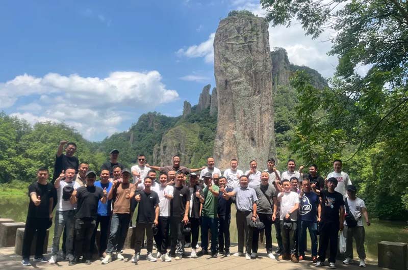 天熱了，出去避個(gè)暑吧！